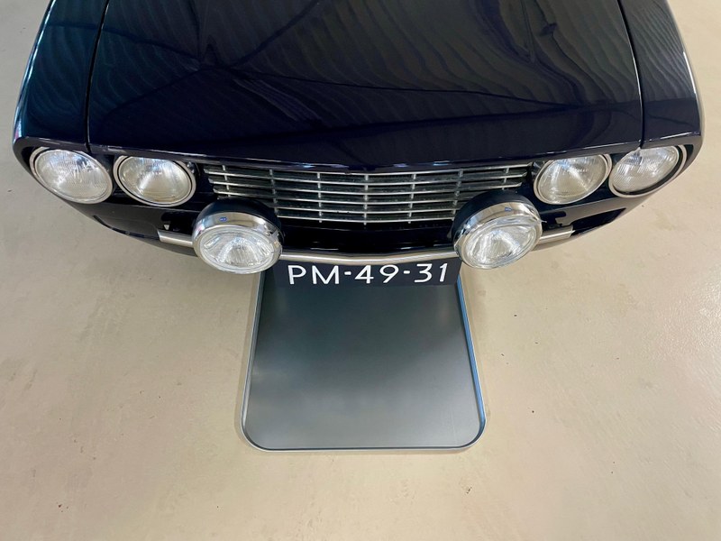 olielekbak lancia.jpeg