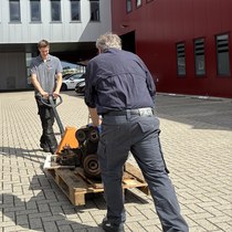Imparts_magazijnchef_motorblokhulp.jpeg.jpg