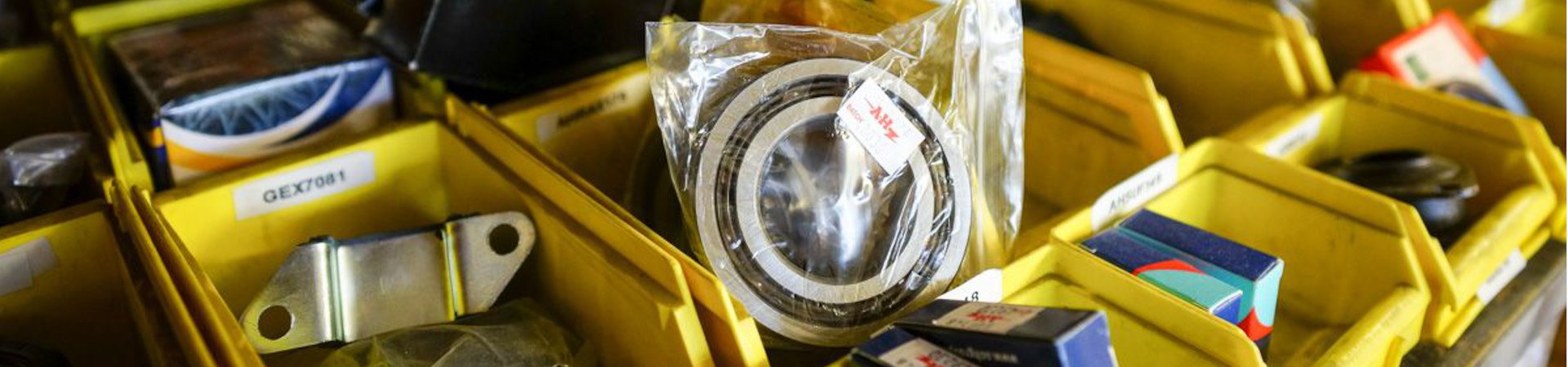 Meer dan 10.000 onderdelen, direct uit voorraad leverbaar Meer dan 10.000 onderdelen, direct uit voorraad leverbaar